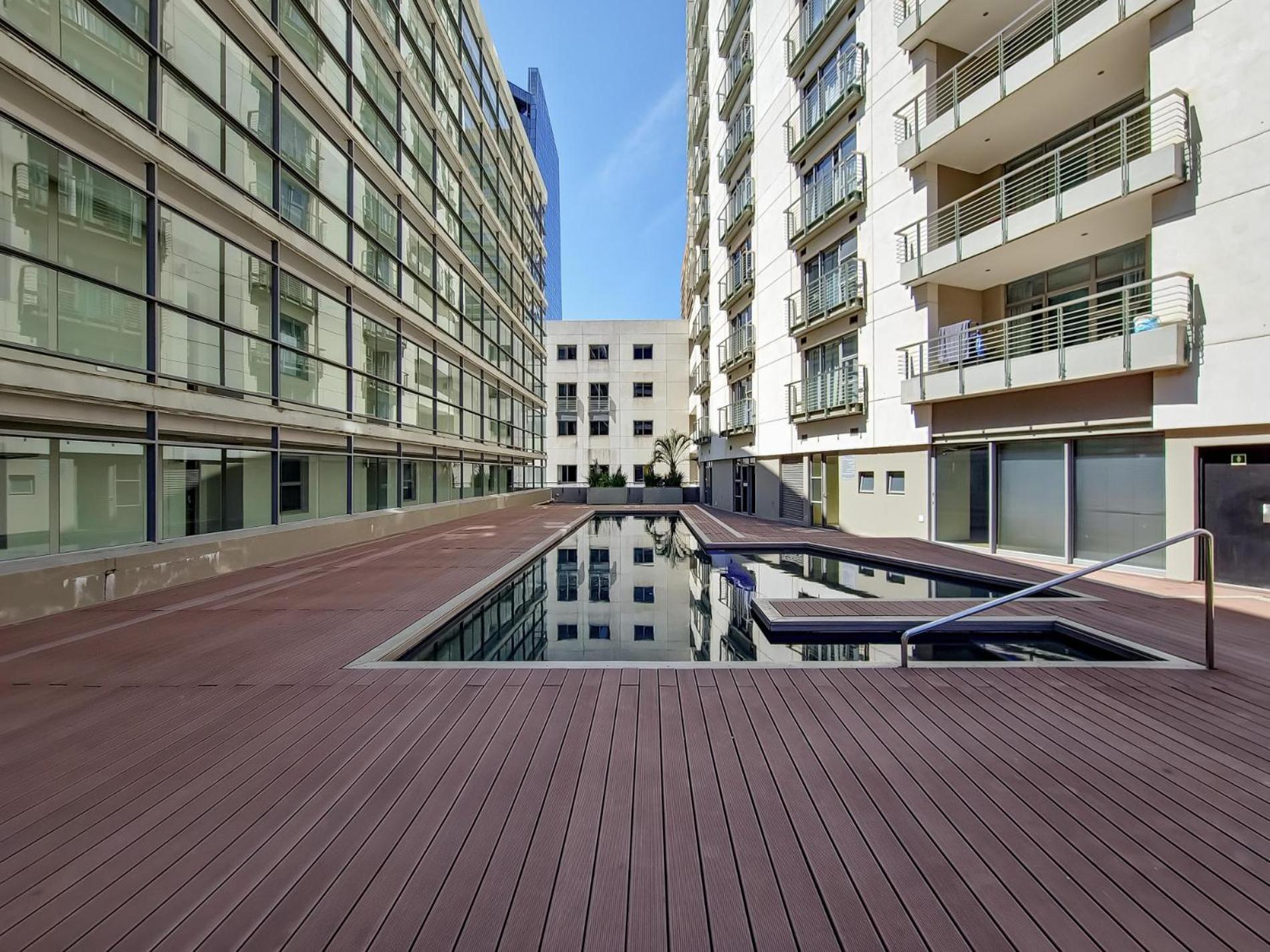 Apartment At The Icon